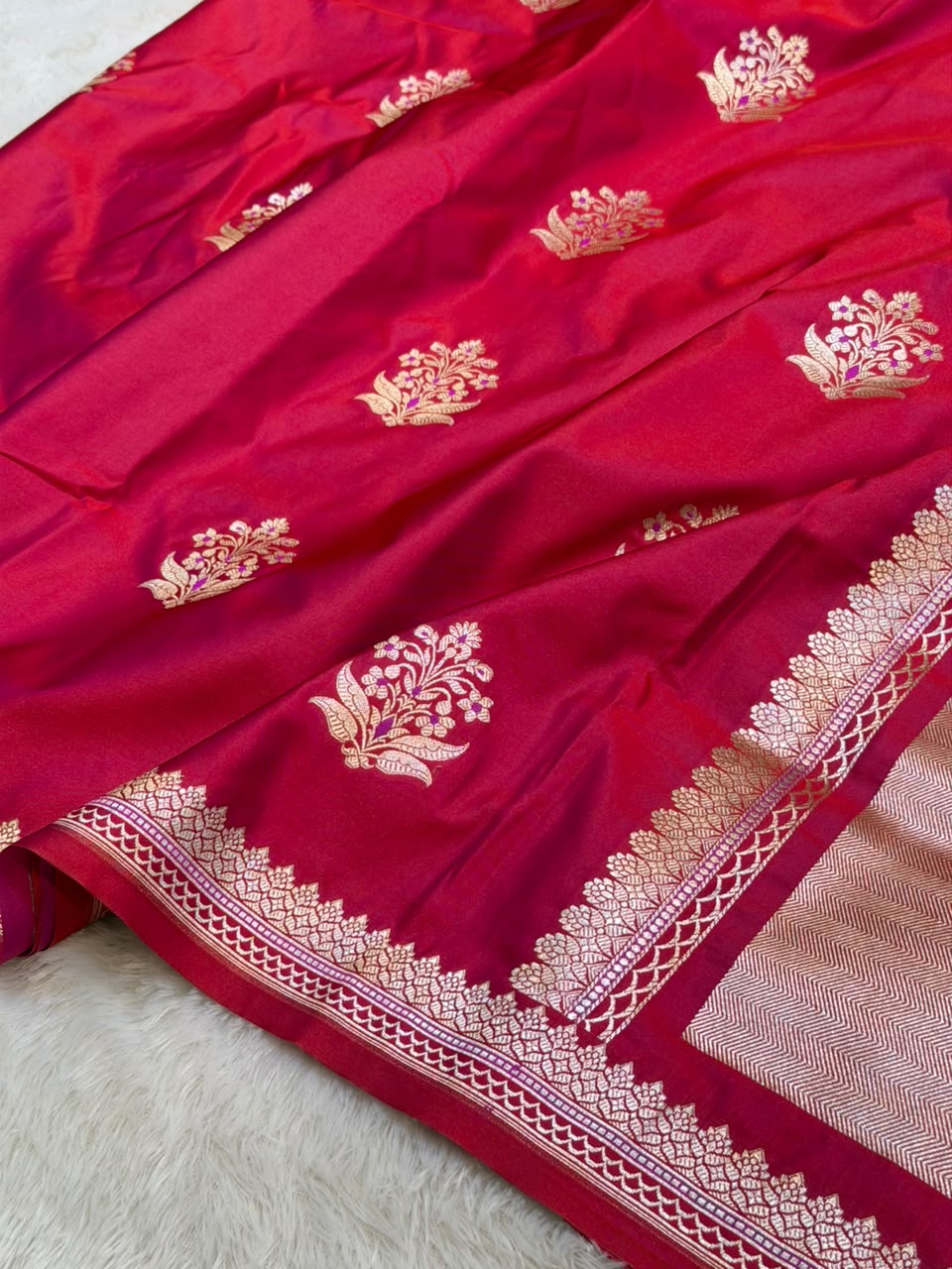 Strawberry Pink Shade Handwoven Kataan Mashru Silk Banarasi