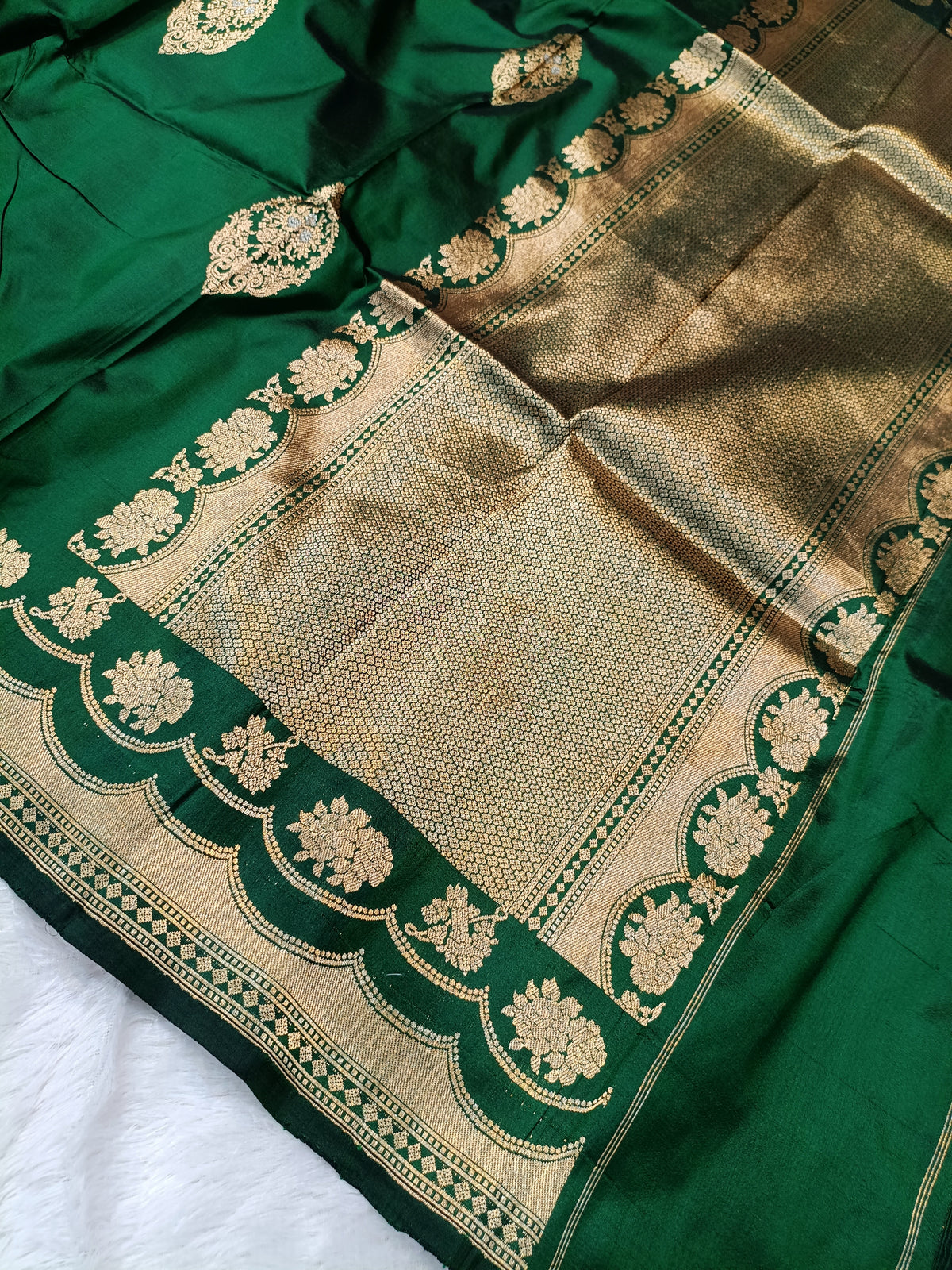 Forest Green Shade Handwoven High Percentage Kataan Silk Saree