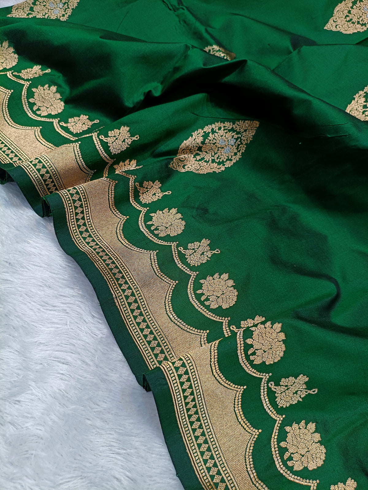 Forest Green Shade Handwoven High Percentage Kataan Silk Saree