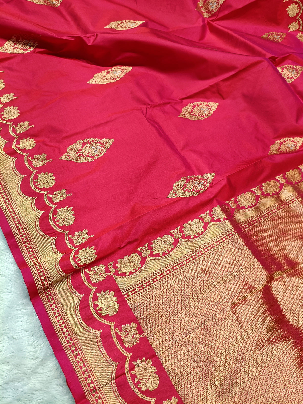 Rani Pink Shade Handwoven High Percentage Kataan Silk Banarasi