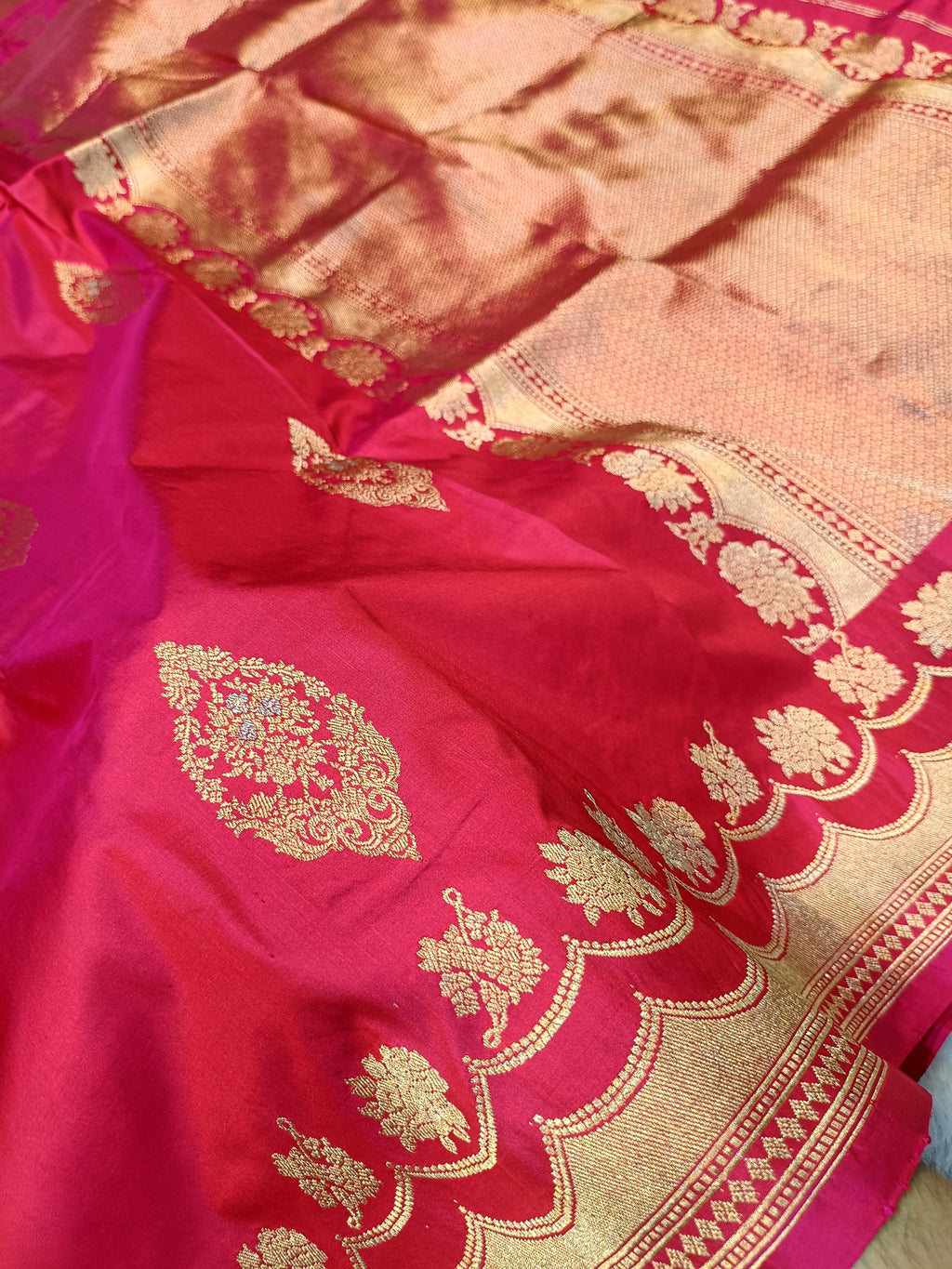 Rani Pink Shade Handwoven High Percentage Kataan Silk Banarasi