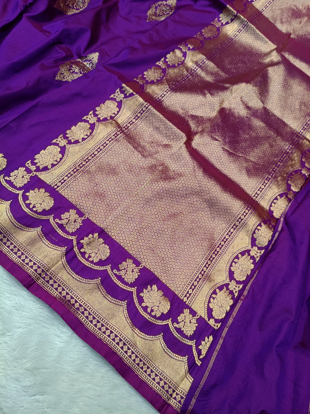 Magenta Purple Shade Handwoven High Percentage Kataan Silk Saree