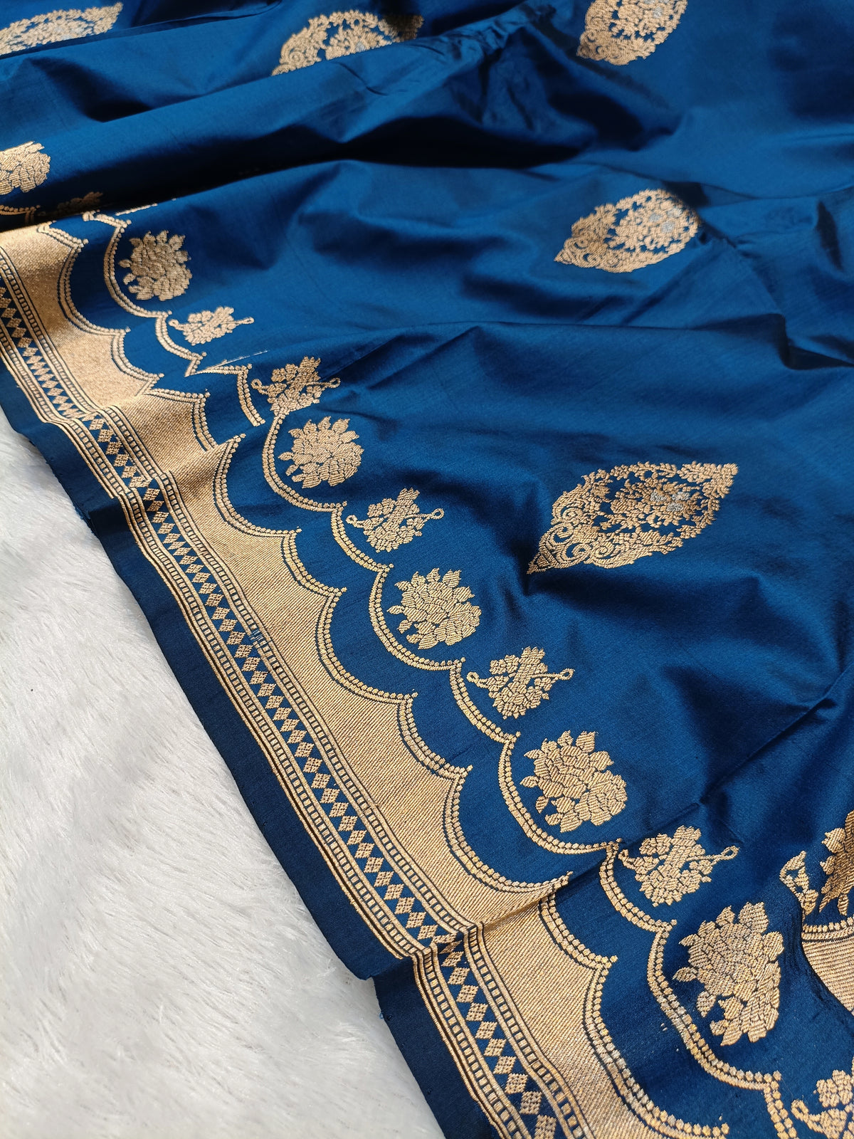 Royal Blue Shade Handwoven High Percentage Kataan Silk Saree