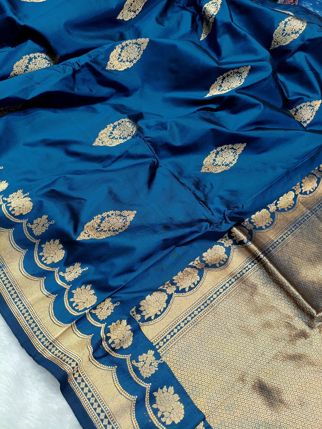 Royal Blue Shade Handwoven High Percentage Kataan Silk Saree
