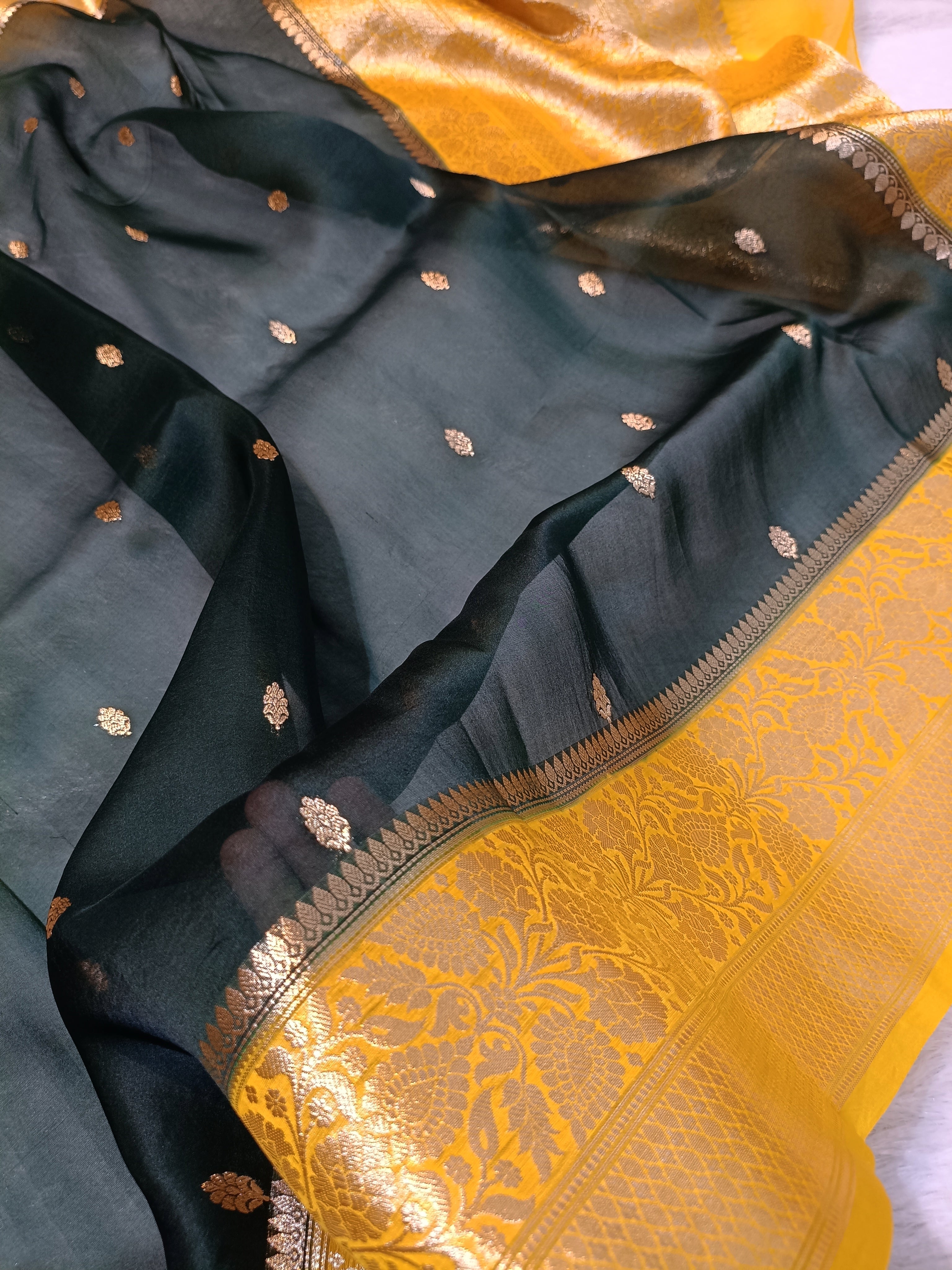 Pure Kora Organza Silk Banarasi Saree with Contrast Floral Border
