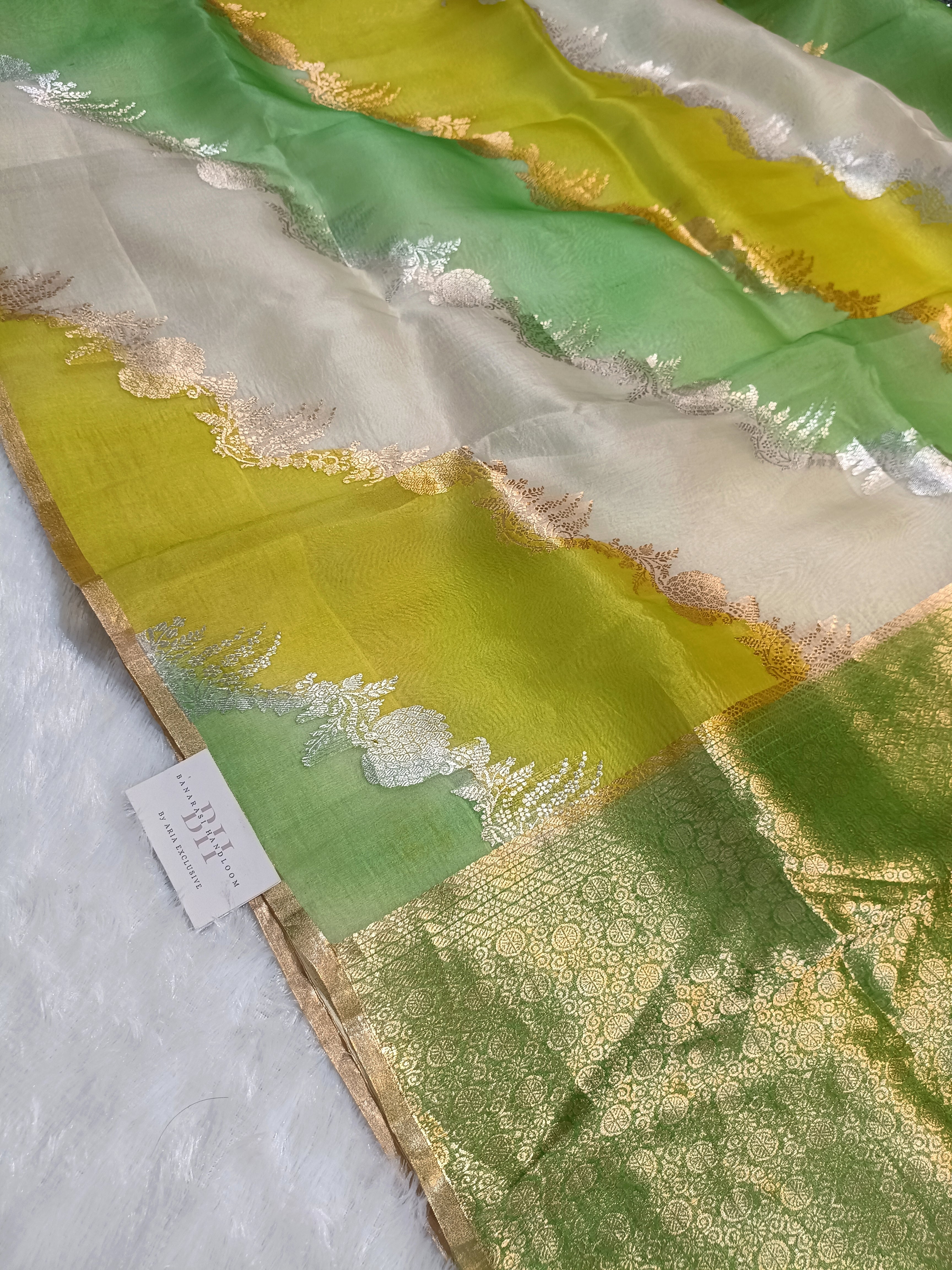 Pure Kora Organza Silk Rangkaat Banarasi Saree – Floral Woven Design