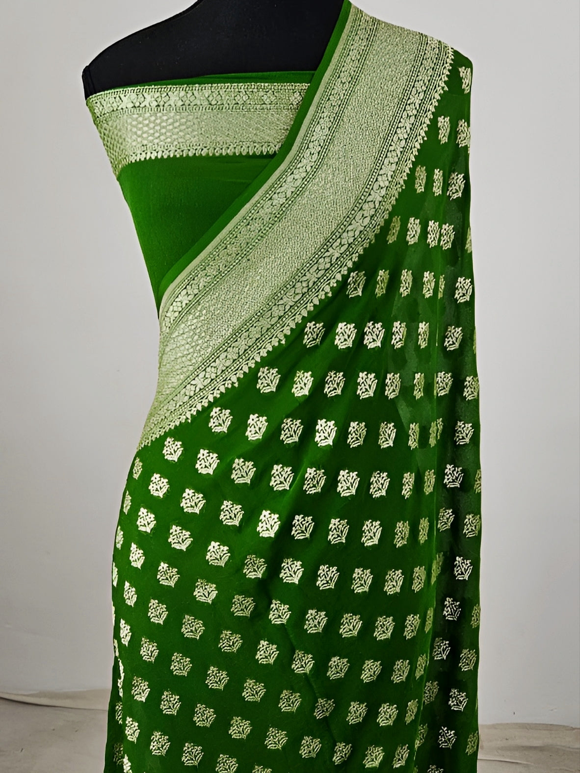 Mehendi Green Shade Handwoven Water Zari Khaddi Chiffon Georgette Saree